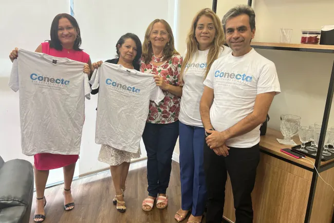 Godeiro Linhares apresenta projeto de inteligência artificial à diretoria do Palácio das Mulheres no Dia da Mulher