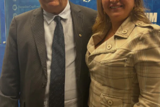 Álvaro Dias não tem pudor e tenta assediar adversários políticos