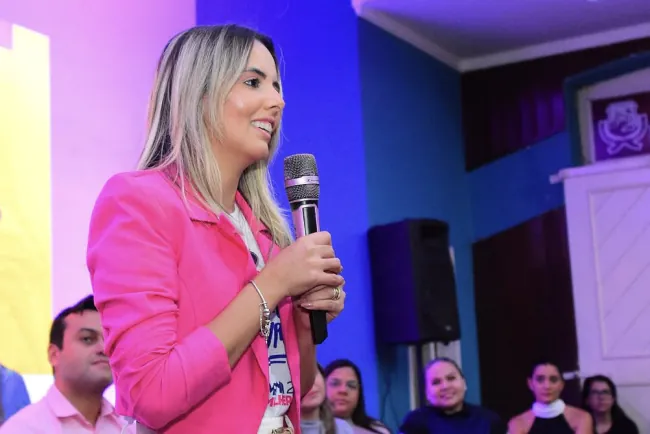 Primeira dama de Mossoró, Cinthia Raquel será candidata a deputada federal ou estadual