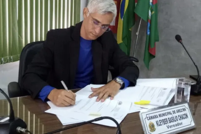 Vereador Binho Basílio solicita pavimentação na Travessa Francisco Daniel em Arez