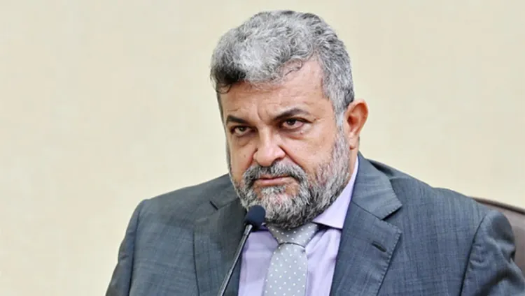 DO OURO SÓ O NOME: IVANILSON E A CORRIDA PELA SOBREVIVÊNCIA POLÍTICA