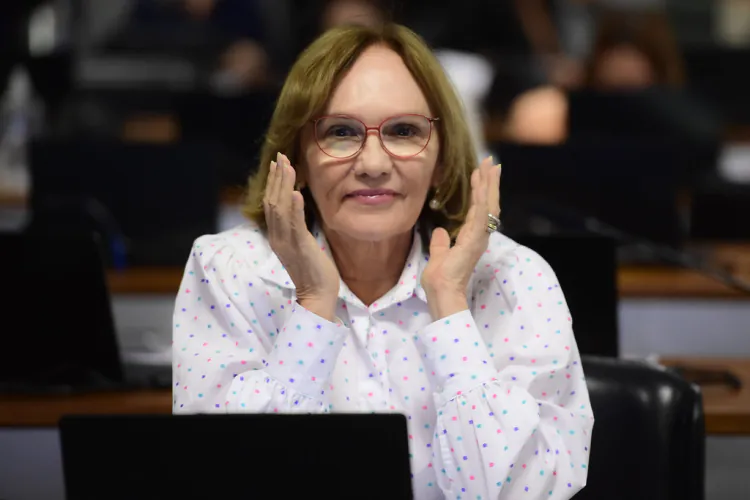 Senadora Zenaide avança no RN com apoio duplo e ameaça tanto o PL quanto o PT