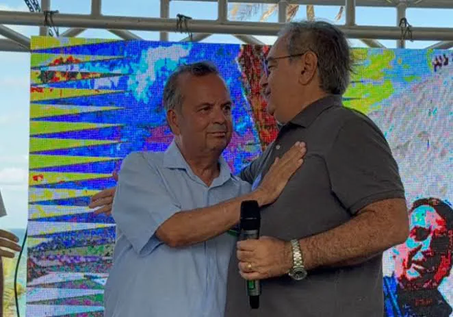 Álvaro é o nome no sussurro da direita e Marinho que lute