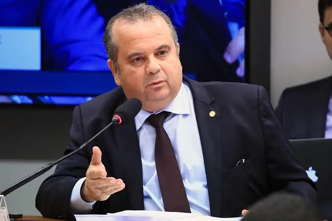 Rogério Marinho vota por aumento na conta de luz até 2050