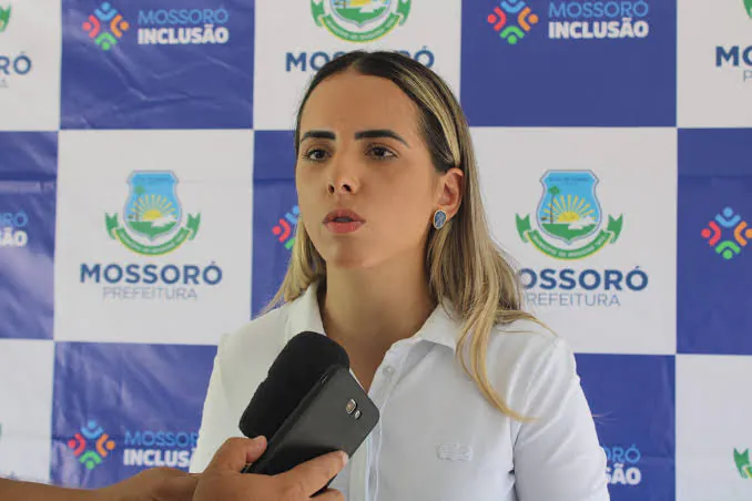 Cinthia Pinheiro entra no jogo: primeira-dama de Mossoró será candidata a deputada com apoio do marido-prefeito