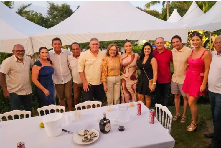 Mourinha prestigia festa da filha do prefeito de Tibau do Sul