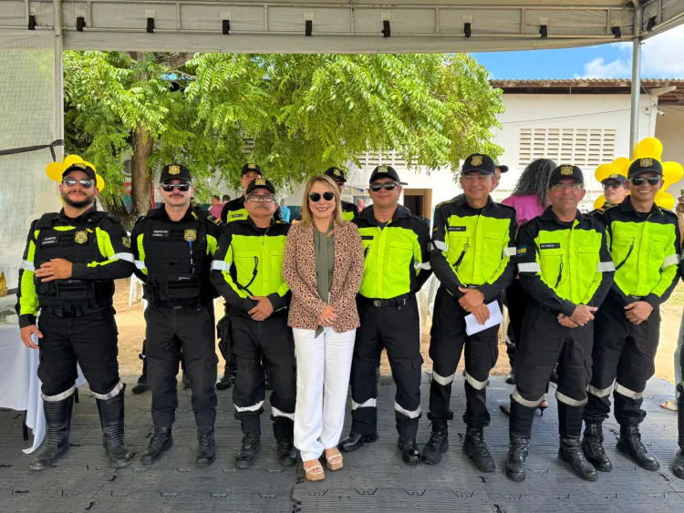 Vice-prefeita Kátia Pires celebra reajuste histórico do piso dos agentes de trânsito em Parnamirim