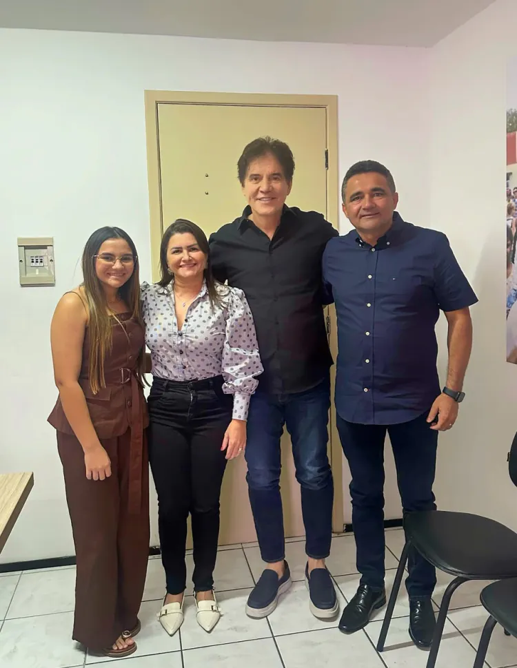 Prefeita de Tibau do Norte adere ao grupo de Robinson Faria