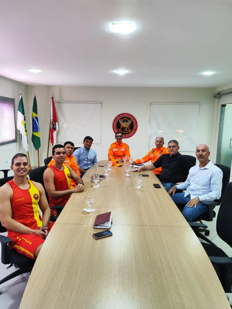 Vereador Mourinha articula com Bombeiros mais segurança para praias de Tibau do Sul e Pipa