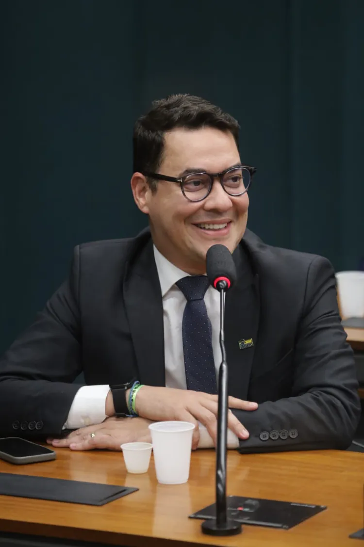 Com 92,5% de aprovação, Ricardo Brito é o prefeito mais bem avaliado do RN