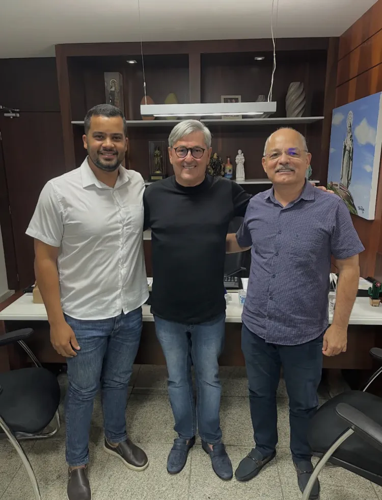 Prefeito Bergson Iduino e presidente da Câmara Eclécio Fernandes visitam o deputado Tomba Farias em Natal