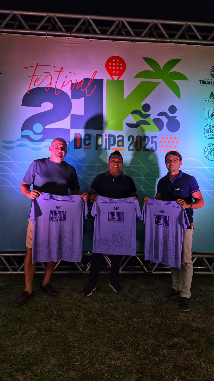 Presidente da Câmara de Tibau do Sul participa da entrega dos kits do 21K da Pipa