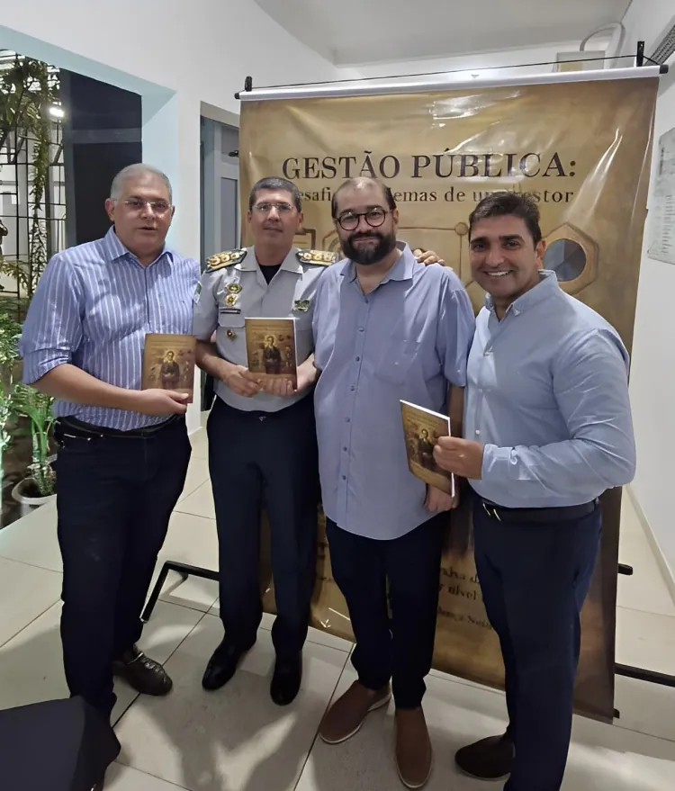 Vereador Mourinha prestigia lançamento de livro sobre gestão pública em Natal