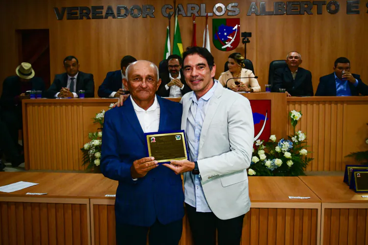 Dr. Gustavo Soares recebe Título de Cidadão Santanense em cerimônia marcada por emoção e memória histórica