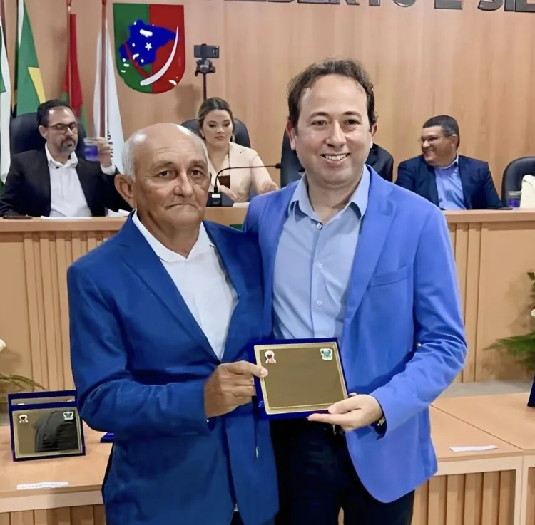 Daniel Marinho recebe Título de Cidadão Santanense em cerimônia marcada por reconhecimento e apoio político