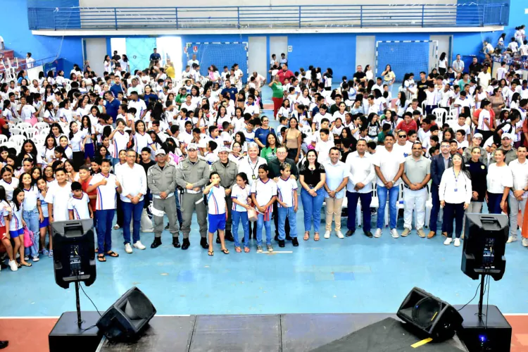 705 alunos da rede municipal de São Gonçalo são certificados como patrulheiros mirins pelo PROJETE 2025