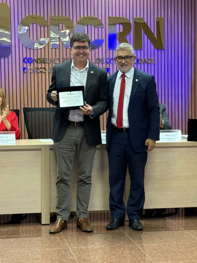 Presidente da Câmara de Goianinha, Alexandre Veras, recebe Moção Honrosa do CRC