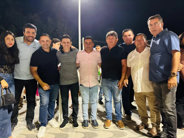 Renato Galvão prestigia emancipação política de Espírito Santo ao lado de lideranças