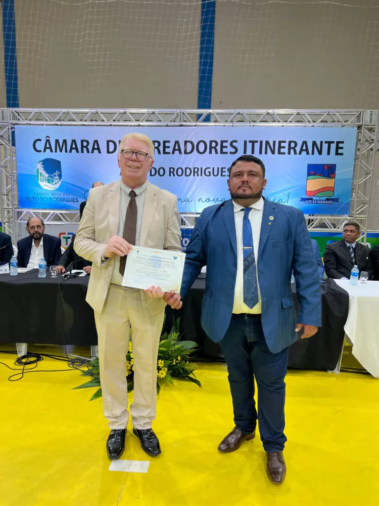 Ubaldo Fernandes recebe título em Alto do Rodrigues e chega a 19 homenagens no RN