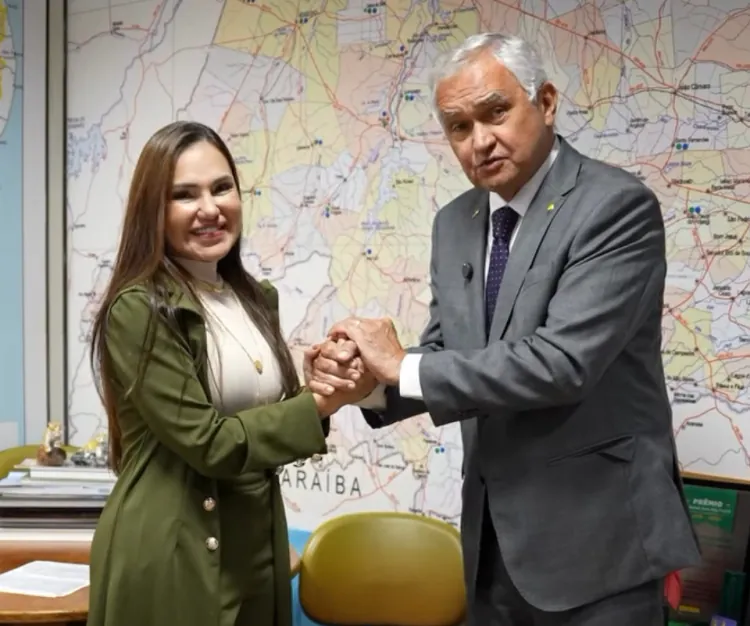 Daniele Prado oficializa pré-candidatura a deputada estadual pelo PL no RN com apoio de Girão