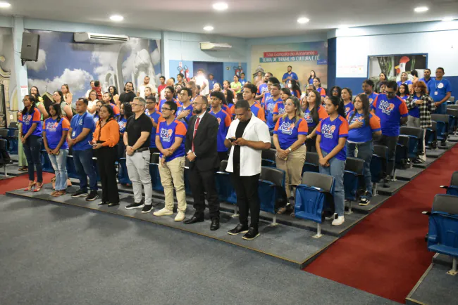 Com foco no futuro, São Gonçalo certifica alunos em quatro idiomas
