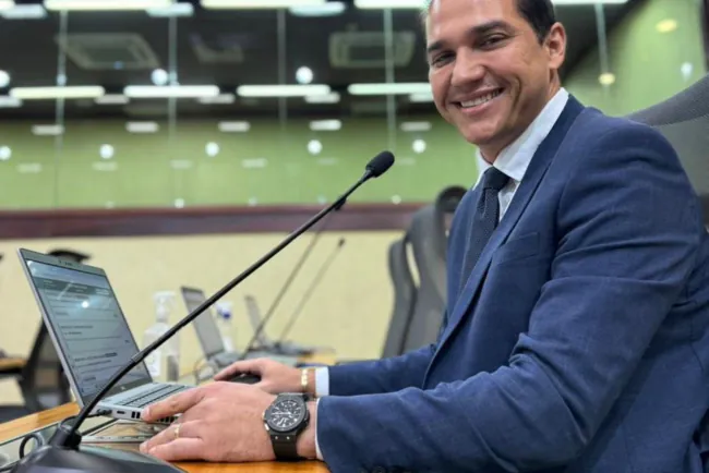 Novas leis de Kleber Rodrigues ampliam direitos de pessoas com TEA