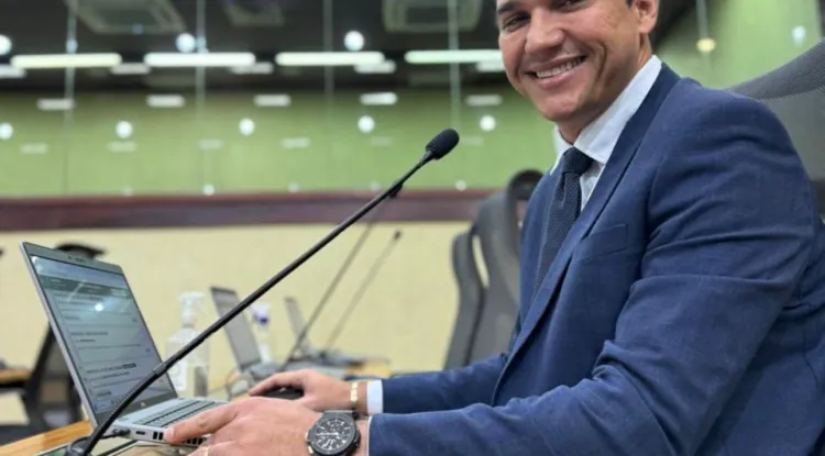 Novas leis de Kleber Rodrigues ampliam direitos de pessoas com TEA