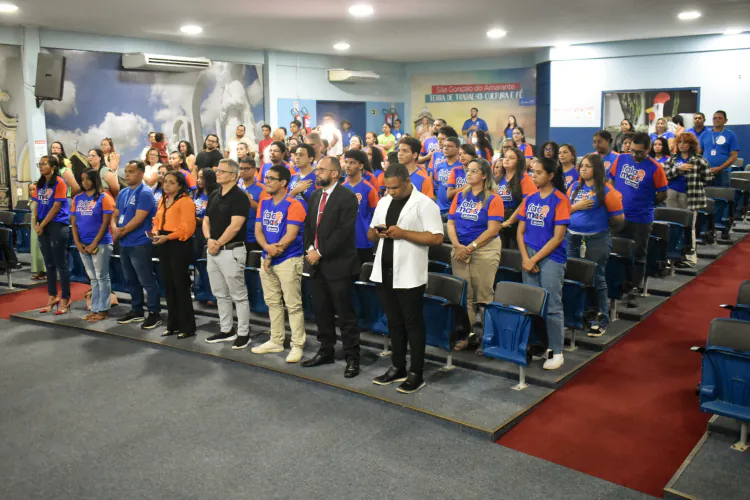 Com foco no futuro, São Gonçalo certifica alunos em quatro idiomas