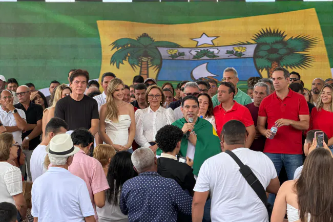 Dr. Gustavo mostra força política, reúne multidão em Assú e lança pré-candidatura à Assembleia diante de lideranças de todo o RN