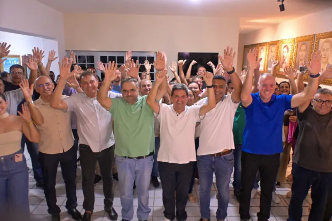 Álvaro Dias faz dobradinha de apoios no Médio Oeste e conquista prefeitos de Campo Grande e Triunfo Potiguar
