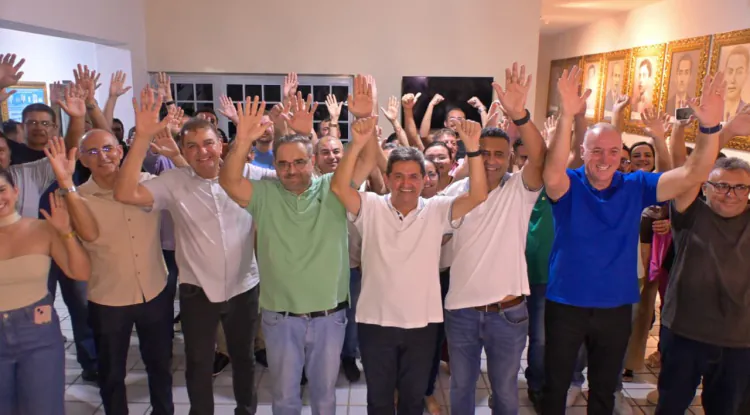 Álvaro Dias faz dobradinha de apoios no Médio Oeste e conquista prefeitos de Campo Grande e Triunfo Potiguar