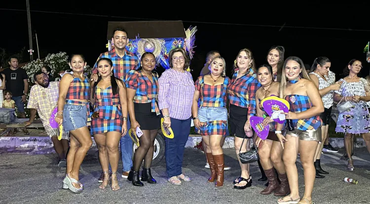 abraços, fotos e saudade: Maria Helena  e Keyla queiroga são destaque no São João