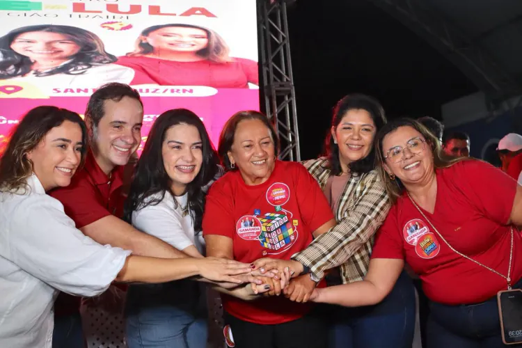  Santa Cruz lota encontro político e impulsiona pré-candidatura de Samanda