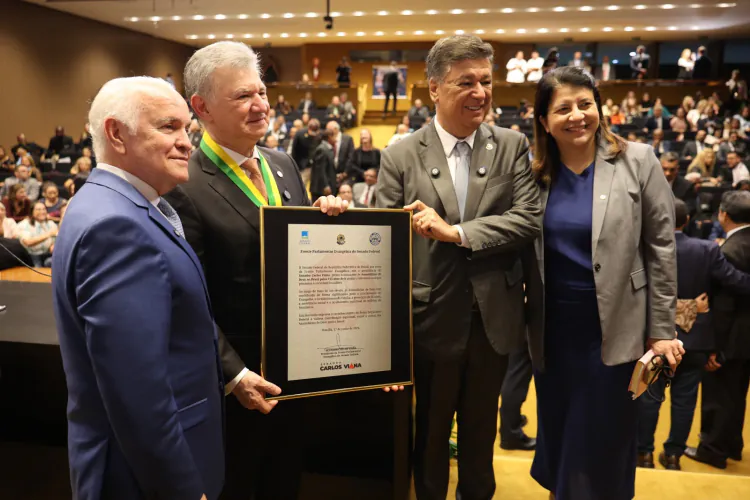 Única parlamentar do RN, Carla Dickson participa de homenagem nacional à Assembleia de Deus