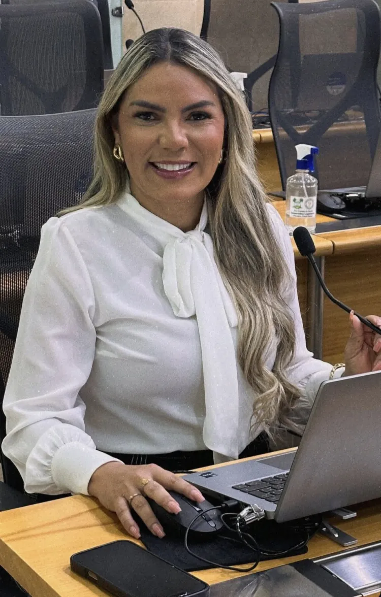 Pesquisa coloca Eudiane Macedo no topo entre as mulheres e no Top 10 geral