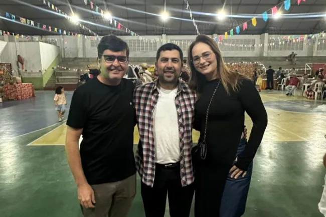 Alexandre Veras prestigia Feirinha do Empreendedor e Arraiá da Paróquia em Goianinha