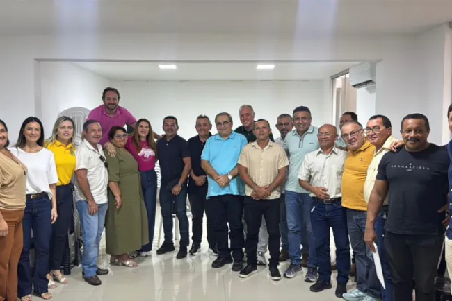 Nina Souza recebe apoio do prefeito, viceu e da maioria dos vereadores de Georgino Avelino
