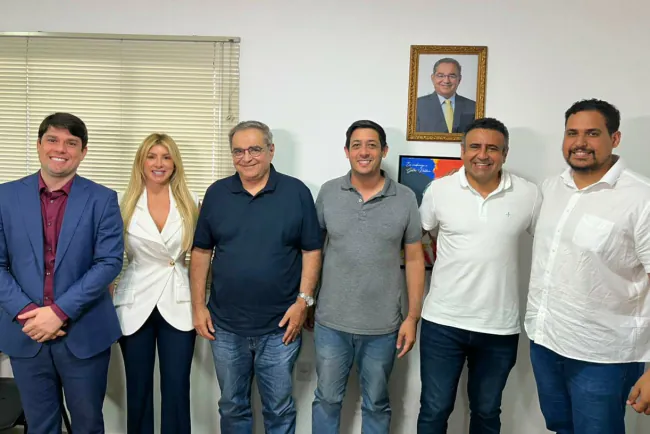 Lideranças de três regiões declaram apoio a Álvaro Dias