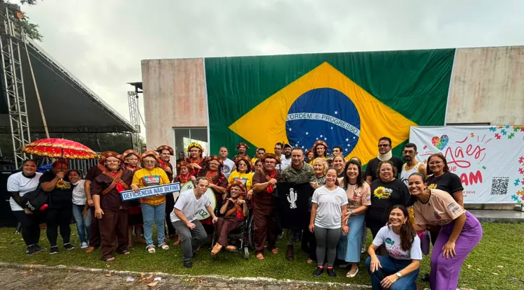 Evento com 4,5 mil mães atípicas marca agenda de Carla Dickson