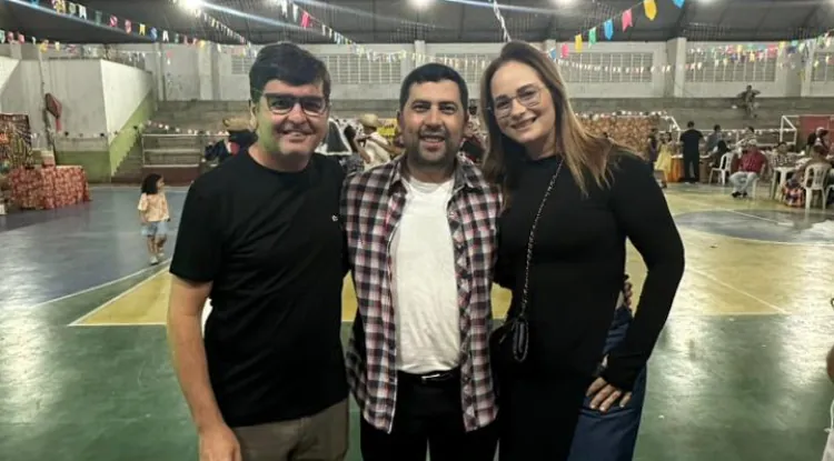Alexandre Veras prestigia Feirinha do Empreendedor e Arraiá da Paróquia em Goianinha