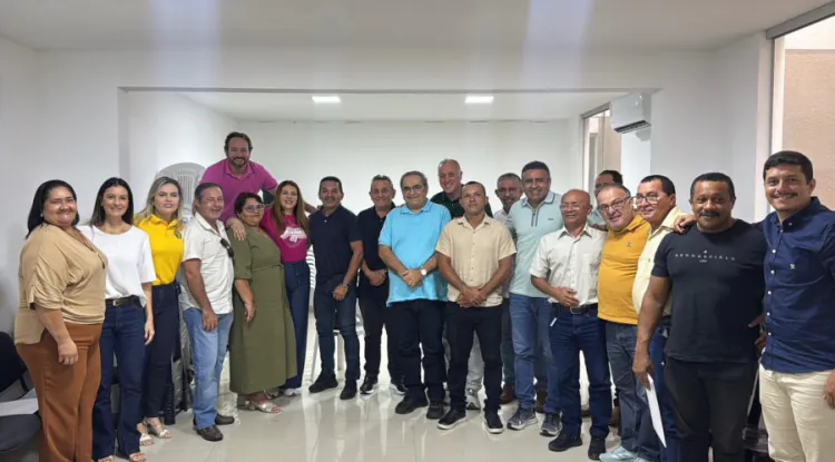 Nina Souza recebe apoio do prefeito, viceu e da maioria dos vereadores de Georgino Avelino