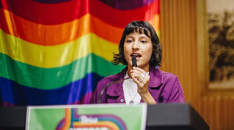 Brisa emplaca lei contra racismo e LGBTfobia