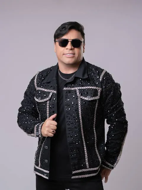 Morre Neto Araújo, ex-vocalista das bandas Cavaleiros do Forró e Collo de Menina