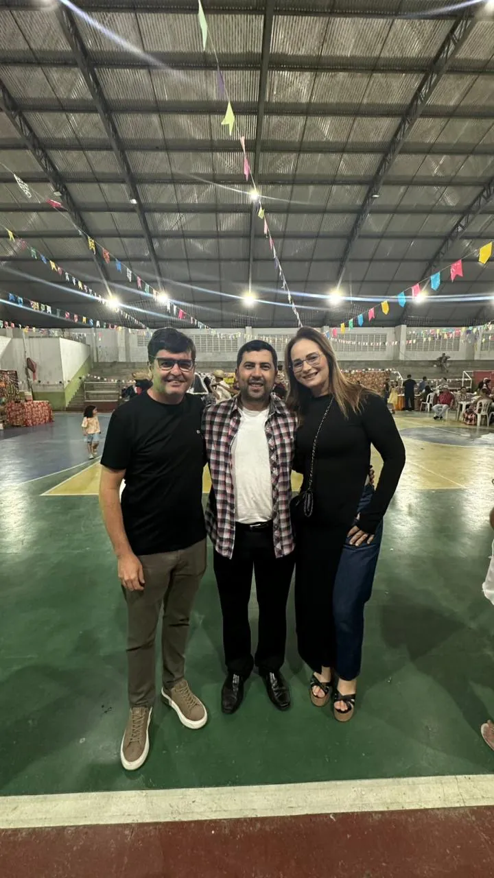 Alexandre Veras prestigia Feirinha do Empreendedor e Arraiá da Paróquia em Goianinha