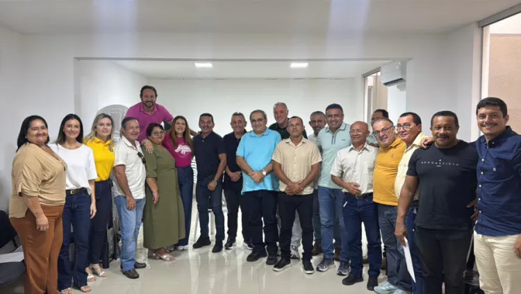 Nina Souza recebe apoio do prefeito, viceu e da maioria dos vereadores de Georgino Avelino