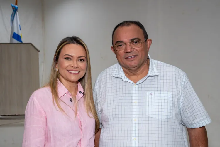 Mais um prefeito adere ao projeto de Kaline de Dr. Bernardo